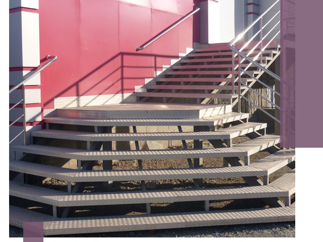 Лестницы для магазина в Кинели — изготовление и монтаж