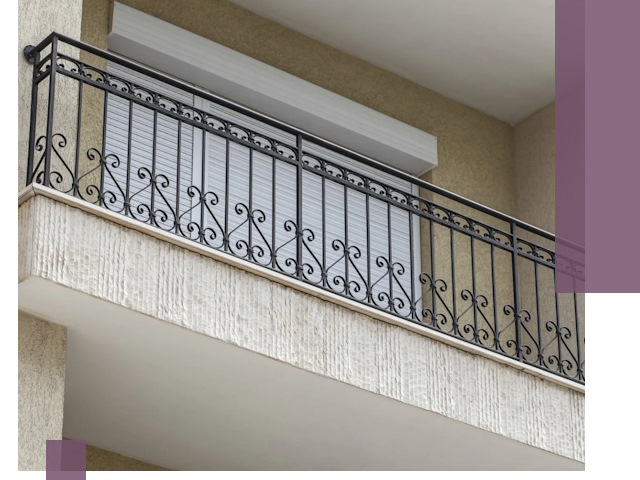 Балконные ограждения из металла и стекла в Кинели для домов