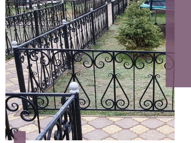 Кованые газонные ограждения под ключ в Кинели